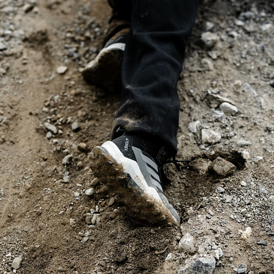 Кроссовки детские Adidas Terrex Ax4R Mid Cblack/Grefou/Greysix - Фото 8 большая