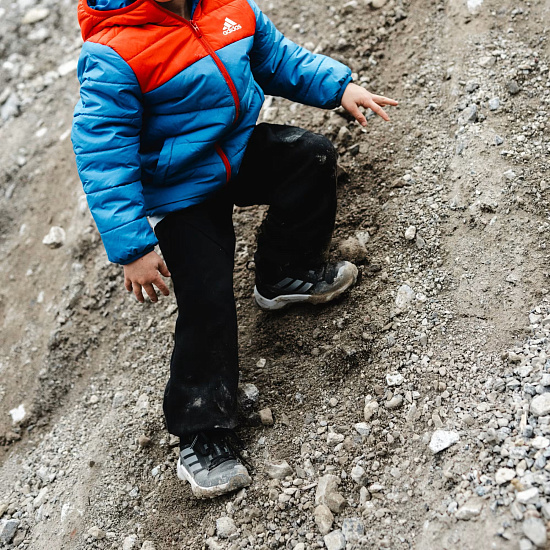 Кроссовки детские Adidas Terrex Ax4R Mid Cblack/Grefou/Greysix - Фото 10 большая