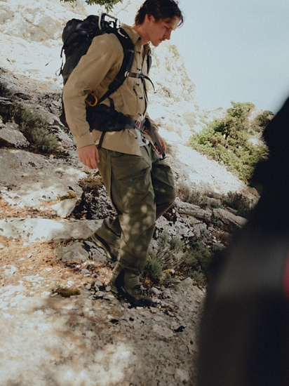 Брюки мужские Klattermusen Gere 3.0 Short Dusty Green - Фото 4 большая