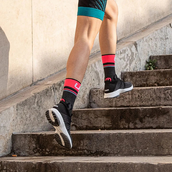 Носки женские UYN Runner'S One Mid Pink/Black - Фото 5 большая