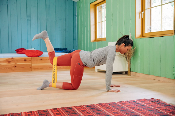 Мини-эспандер Blackroll Loop Band 30 см "Суперлегкое сопротивление" Желтый - Фото 4 большая