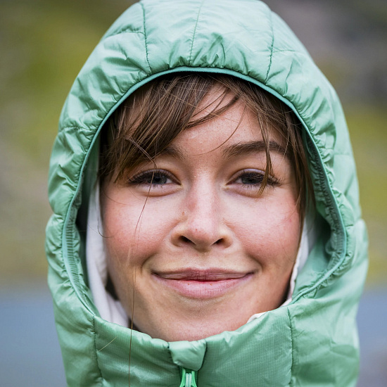 Куртка женская Norrona Falketind Thermo40 Zip Hood Malachite Green - Фото 11 большая